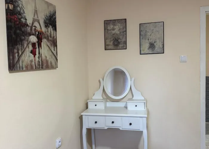 Old Street 2 * ポドゴリツァ