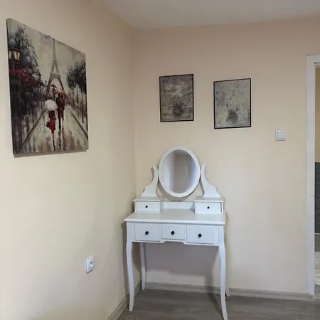 Old Street 2 * Podgorica